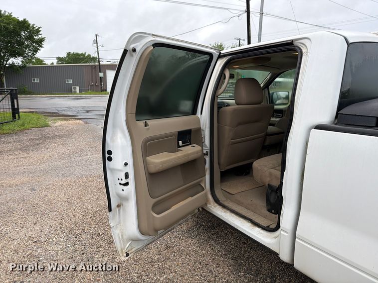 image for item ED5220 2006 Ford F150 Crew Cab pickup truck