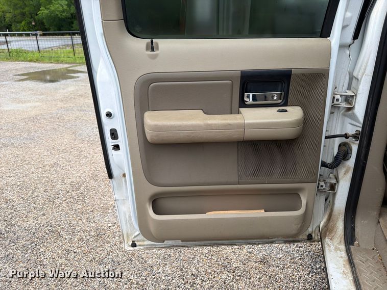 image for item ED5220 2006 Ford F150 Crew Cab pickup truck