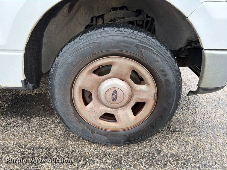 image for item ED5220 2006 Ford F150 Crew Cab pickup truck