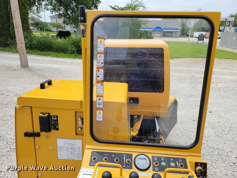 image for item EE1052 2024 Vermeer SC70TX stump grinder
