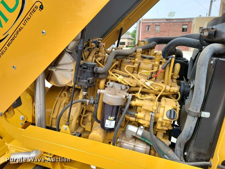 image for item EE1052 2024 Vermeer SC70TX stump grinder