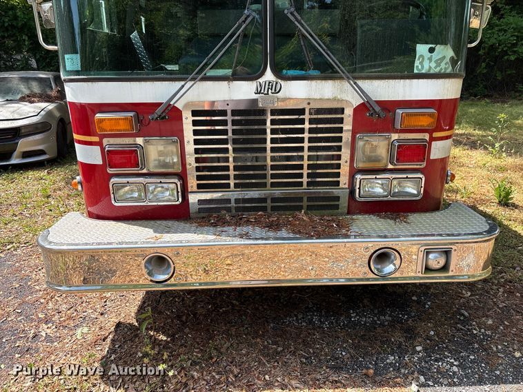 image for item EF1140 2002 HME fire truck