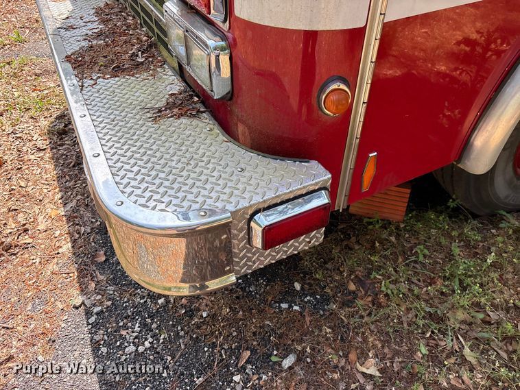 image for item EF1140 2002 HME fire truck