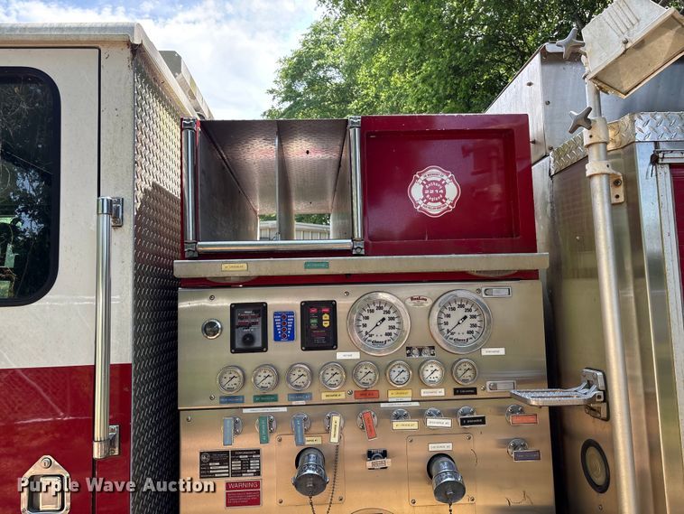 image for item EF1140 2002 HME fire truck