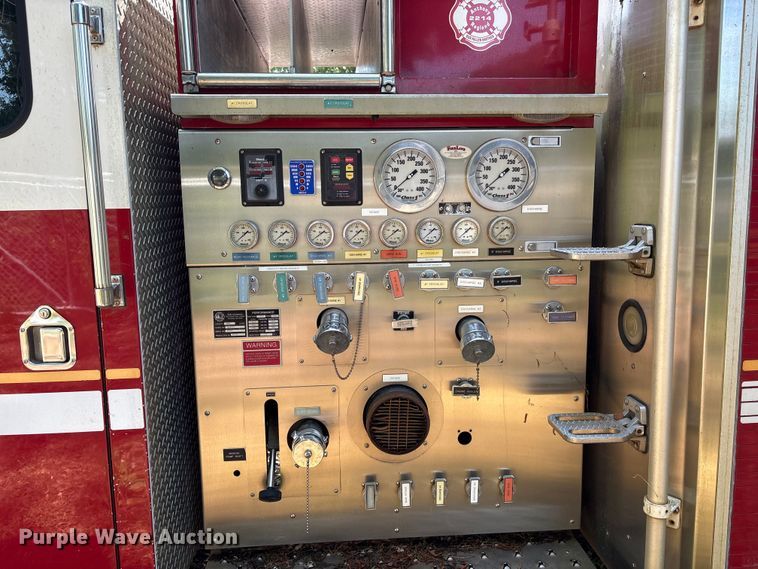 image for item EF1140 2002 HME fire truck
