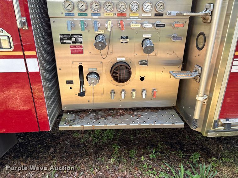 image for item EF1140 2002 HME fire truck