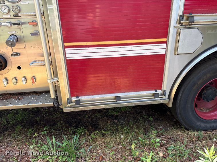 image for item EF1140 2002 HME fire truck