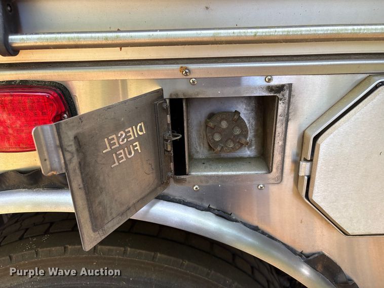 image for item EF1140 2002 HME fire truck