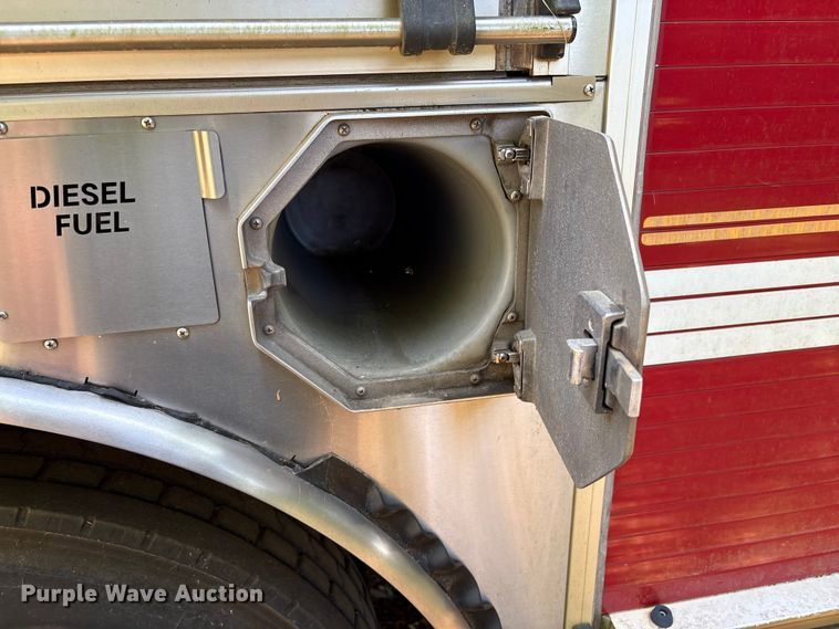 image for item EF1140 2002 HME fire truck