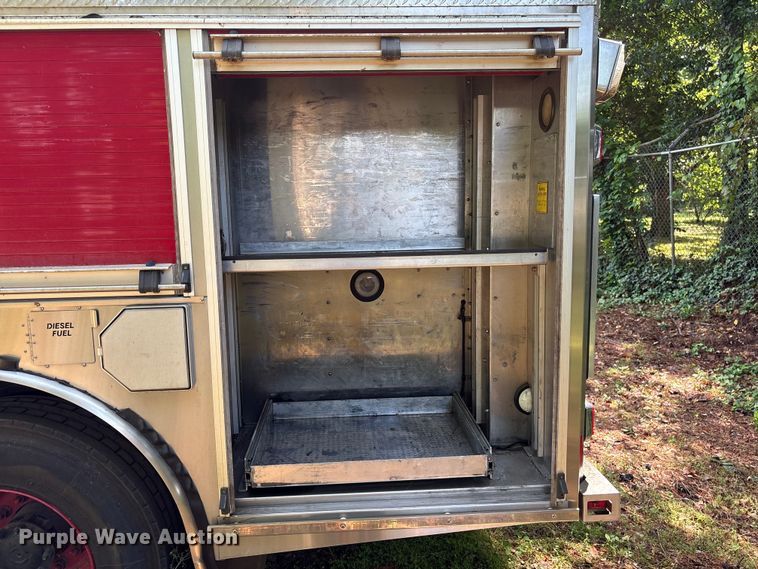 image for item EF1140 2002 HME fire truck