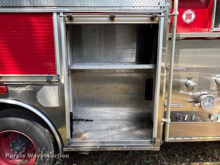 image for item EF1140 2002 HME fire truck