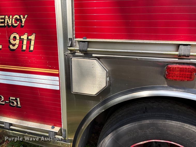 image for item EF1140 2002 HME fire truck