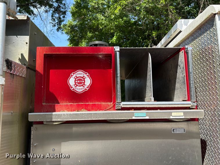 image for item EF1140 2002 HME fire truck