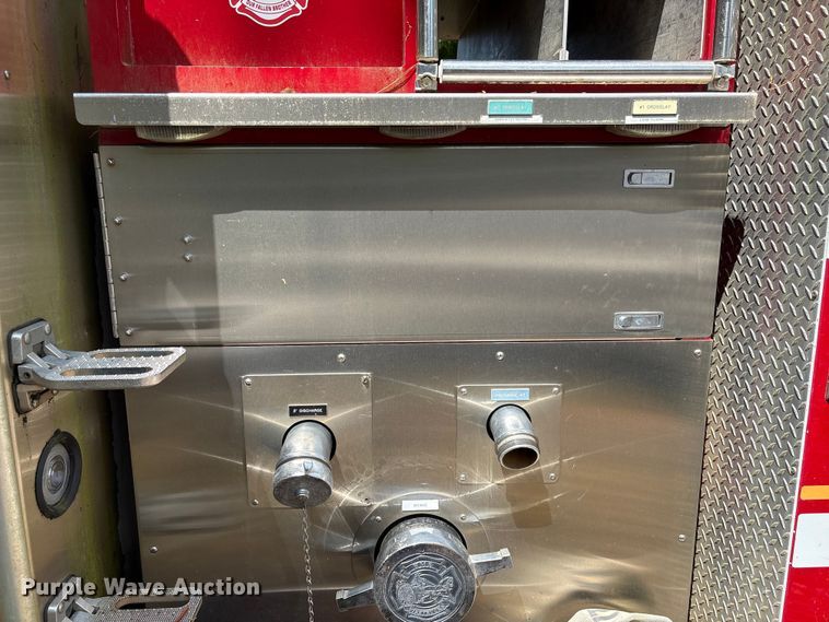 image for item EF1140 2002 HME fire truck