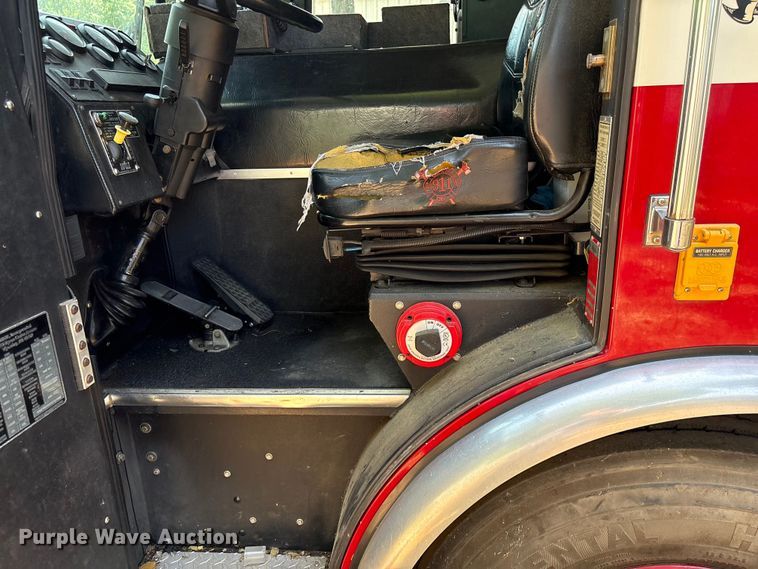 image for item EF1140 2002 HME fire truck