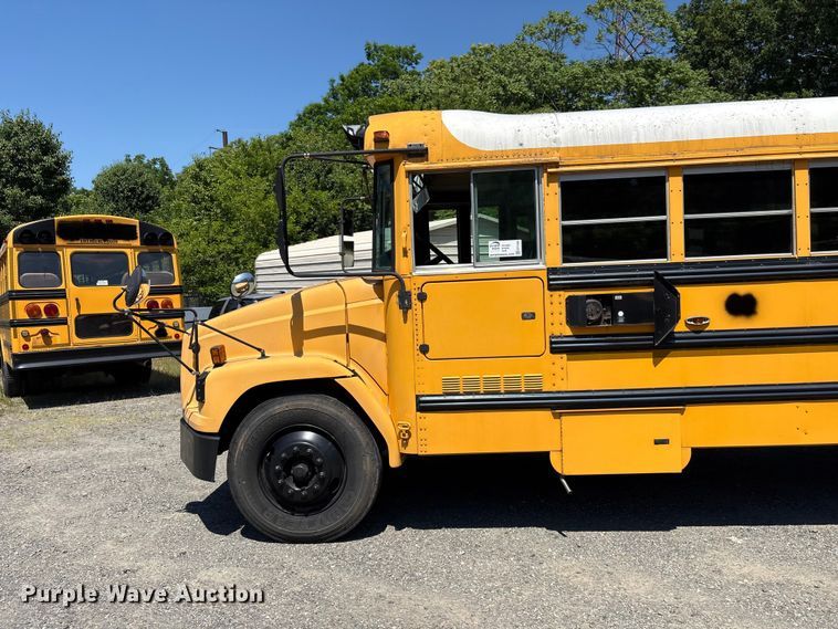 image for item EF1200 2005 Thomas Built FS 65 Chassis school bus