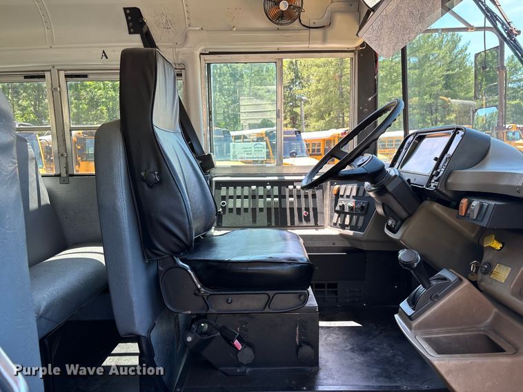 image for item EF1200 2005 Thomas Built FS 65 Chassis school bus