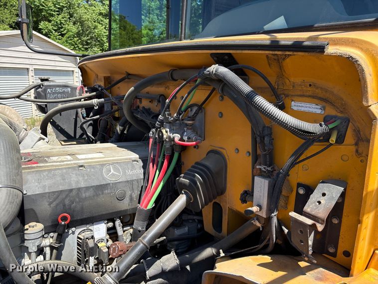 image for item EF1200 2005 Thomas Built FS 65 Chassis school bus