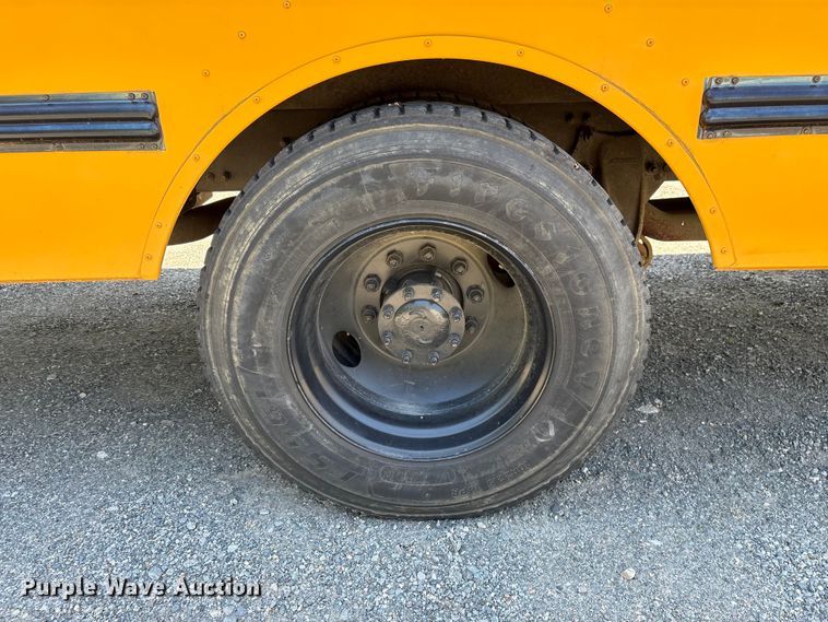 image for item EF1200 2005 Thomas Built FS 65 Chassis school bus
