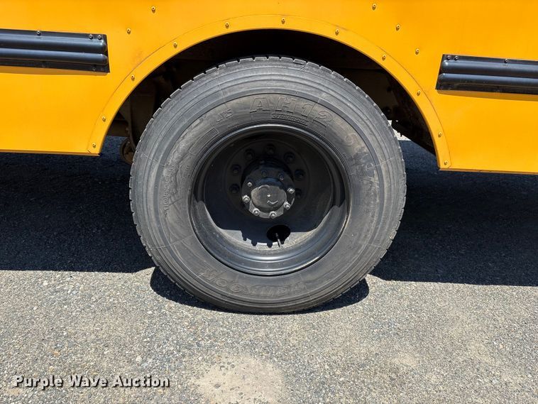 image for item EF1200 2005 Thomas Built FS 65 Chassis school bus