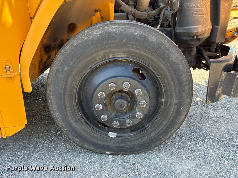 image for item EF1204 2007 Freightliner FS 65 Chassis school bus