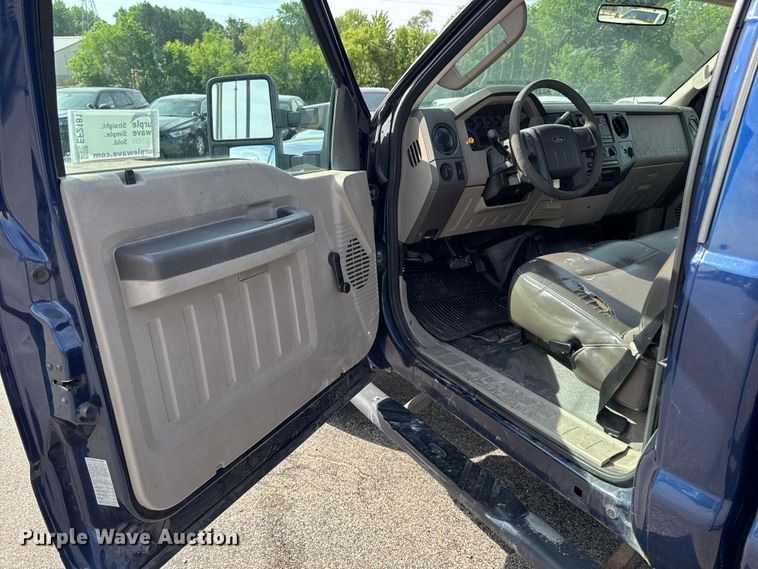 image for item EF2181 2009 Ford F250 Super Duty pickup truck