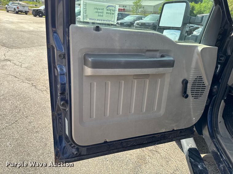 image for item EF2181 2009 Ford F250 Super Duty pickup truck