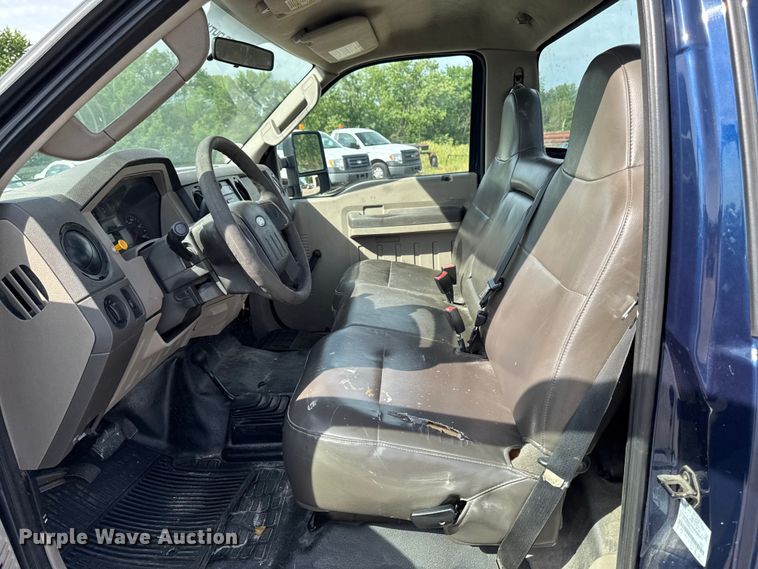 image for item EF2181 2009 Ford F250 Super Duty pickup truck