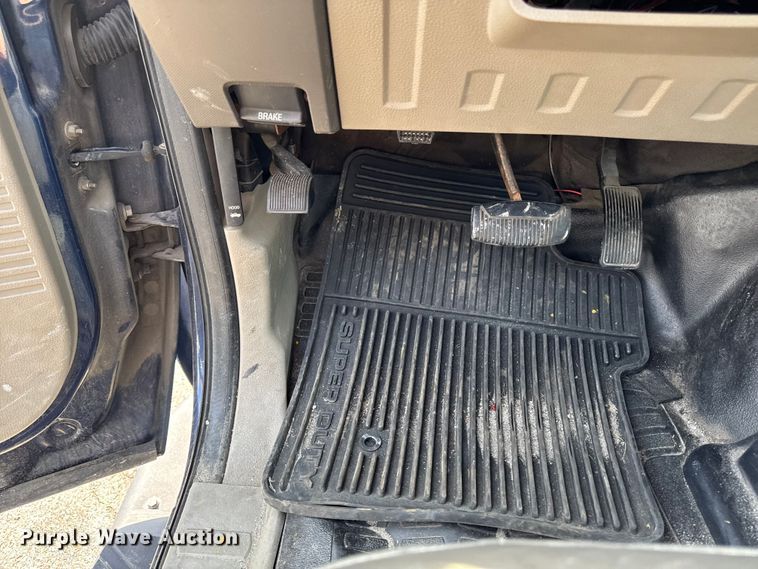 image for item EF2181 2009 Ford F250 Super Duty pickup truck