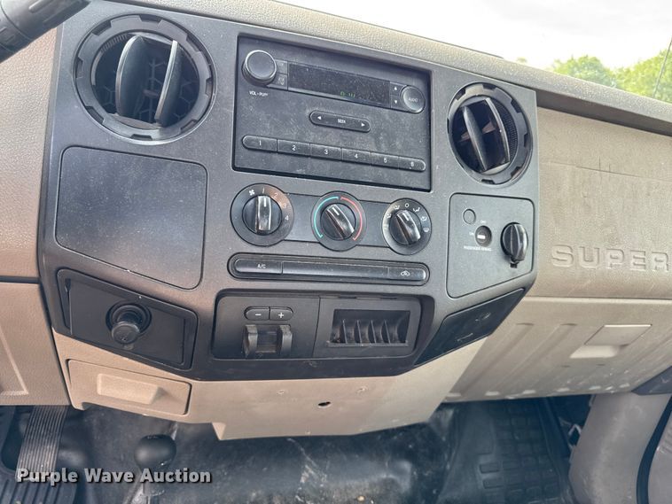 image for item EF2181 2009 Ford F250 Super Duty pickup truck