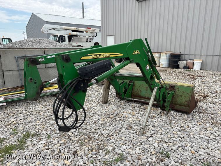 image for item EI5804 John Deere 542 loader