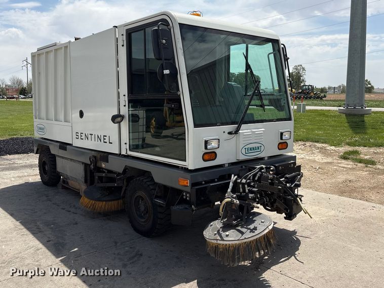 image for item EI5805 2007 Tennant Sentinel street sweeper truck