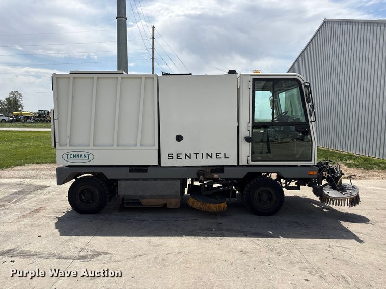 image for item EI5805 2007 Tennant Sentinel street sweeper truck