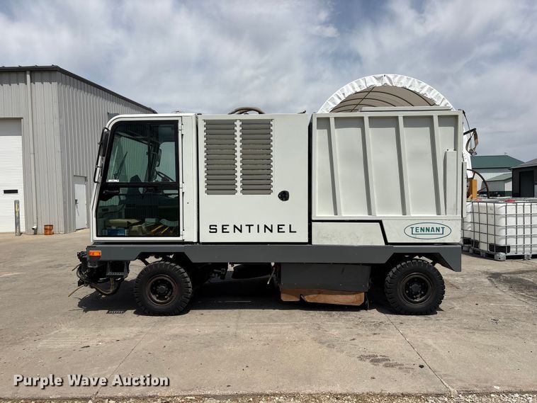 image for item EI5805 2007 Tennant Sentinel street sweeper truck