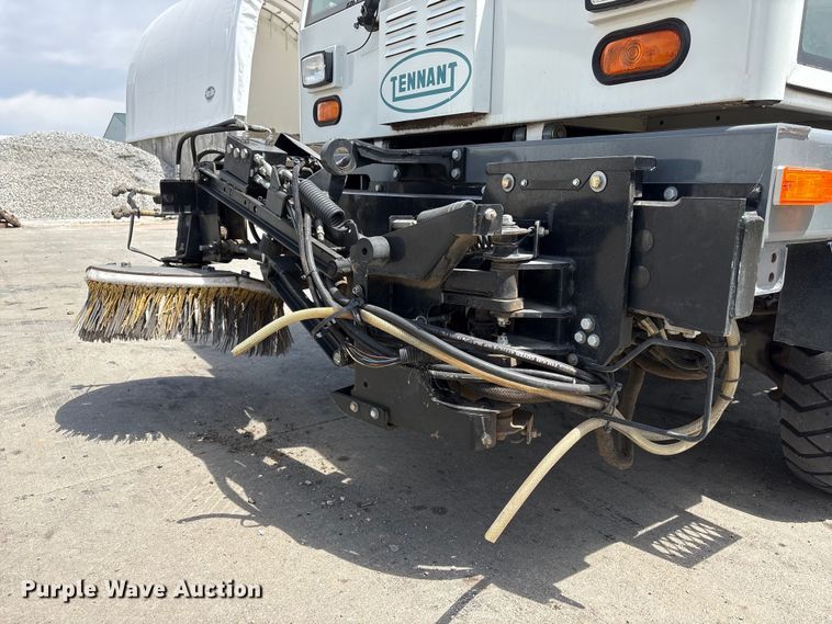 image for item EI5805 2007 Tennant Sentinel street sweeper truck