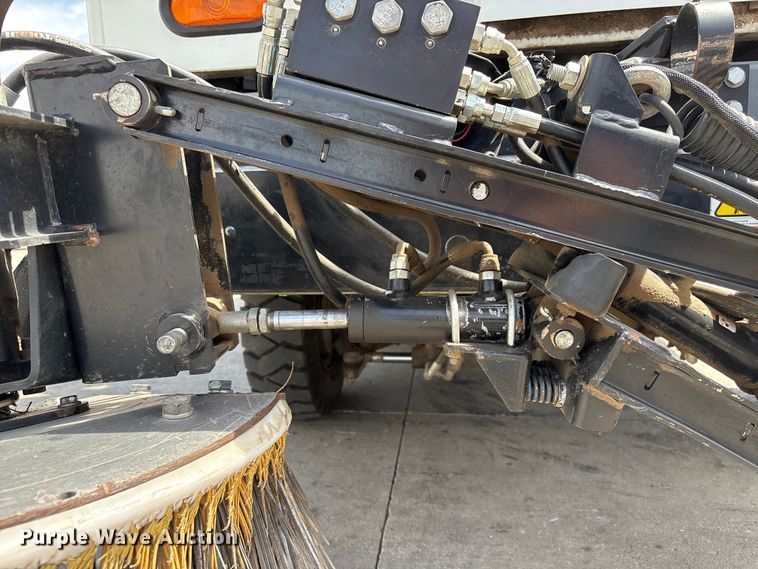 image for item EI5805 2007 Tennant Sentinel street sweeper truck