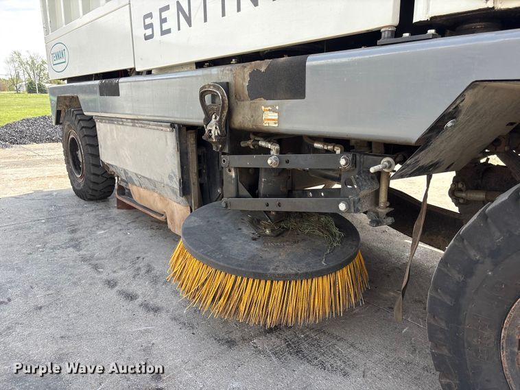 image for item EI5805 2007 Tennant Sentinel street sweeper truck