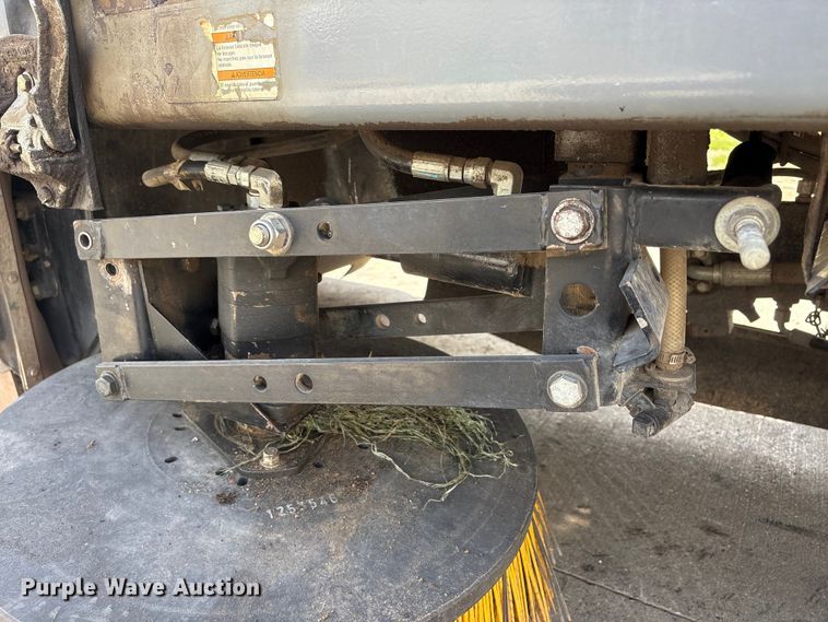 image for item EI5805 2007 Tennant Sentinel street sweeper truck