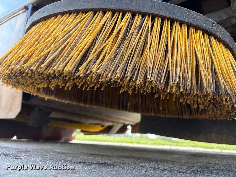 image for item EI5805 2007 Tennant Sentinel street sweeper truck