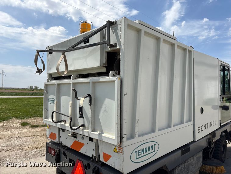 image for item EI5805 2007 Tennant Sentinel street sweeper truck