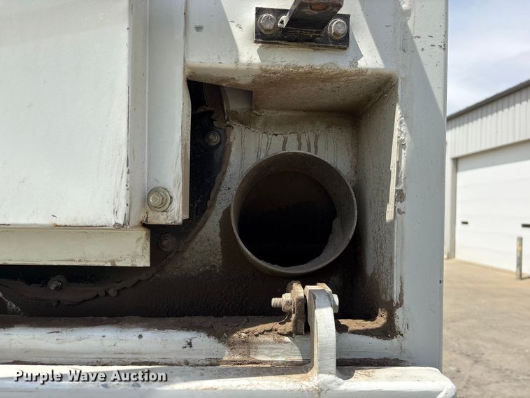 image for item EI5805 2007 Tennant Sentinel street sweeper truck