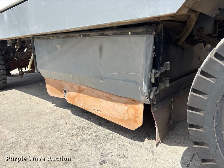 image for item EI5805 2007 Tennant Sentinel street sweeper truck