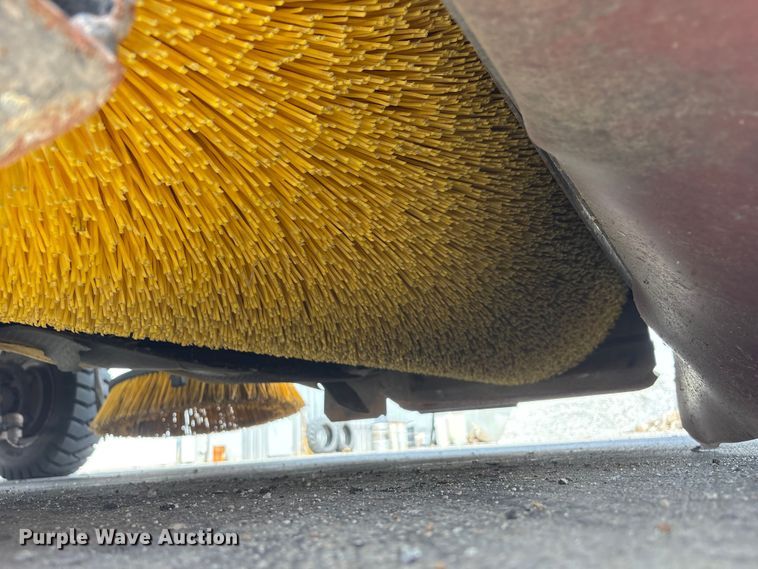 image for item EI5805 2007 Tennant Sentinel street sweeper truck