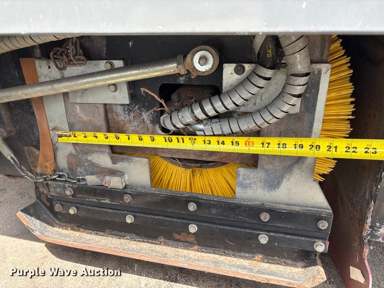 image for item EI5805 2007 Tennant Sentinel street sweeper truck