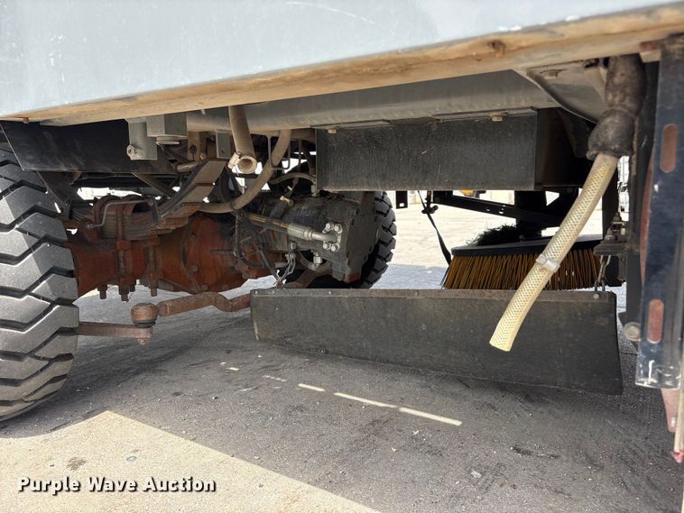 image for item EI5805 2007 Tennant Sentinel street sweeper truck