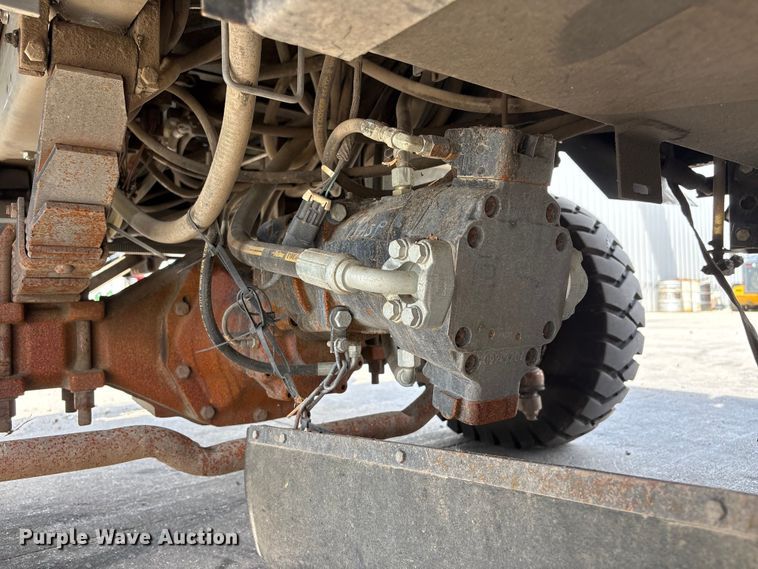 image for item EI5805 2007 Tennant Sentinel street sweeper truck