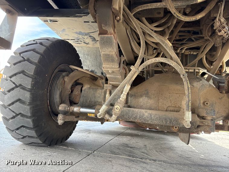 image for item EI5805 2007 Tennant Sentinel street sweeper truck