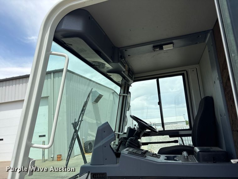 image for item EI5805 2007 Tennant Sentinel street sweeper truck