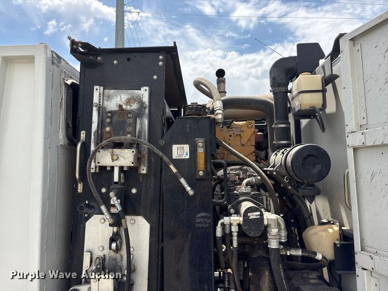 image for item EI5805 2007 Tennant Sentinel street sweeper truck