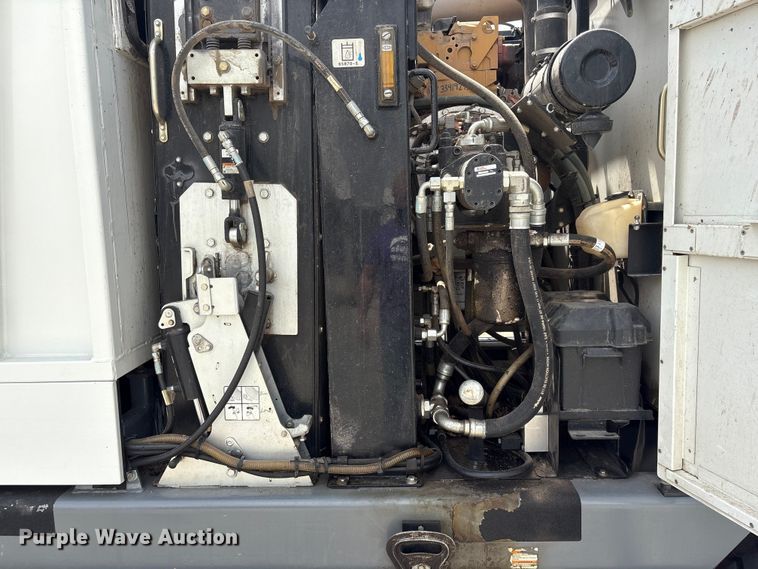 image for item EI5805 2007 Tennant Sentinel street sweeper truck